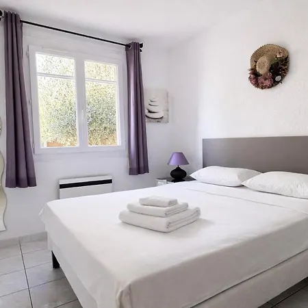 Hébergement de vacances Maison Familiale Avec Jardin - 6p - Proche Port&plage *